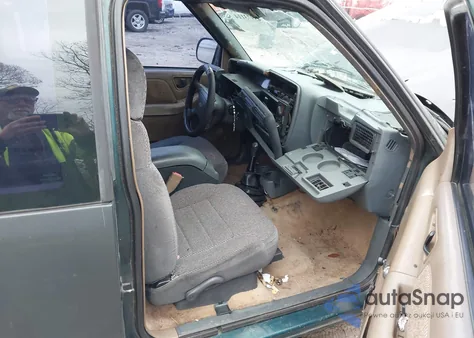 1996 Chevrolet S Truck S10 из США, поврежденный, VIN 1GCCS194XT8154742